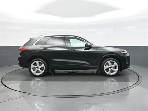 Certified 2025 Audi Q5 Premium Plus w/ Premium Plus image 8