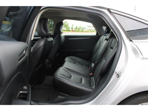 Used 2017 Ford Fusion Titanium AWD/4WD image 10