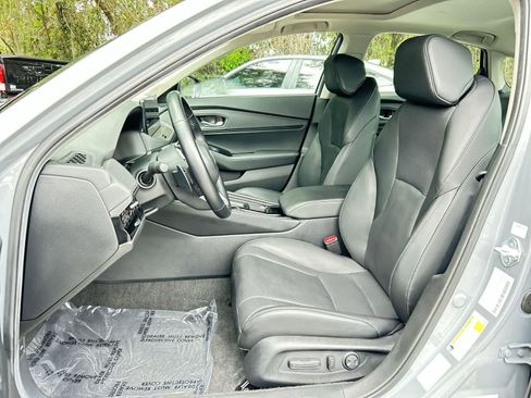 Used 2025 Honda Accord Touring image 11