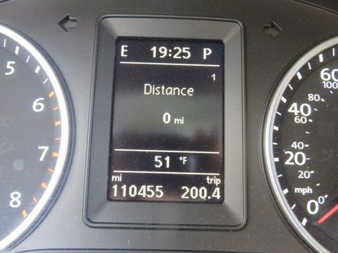 Used 2017 Volkswagen Tiguan SEL image 15