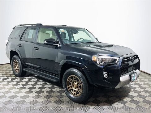Certified 2024 Toyota 4Runner TRD Off-Road Premium image 1