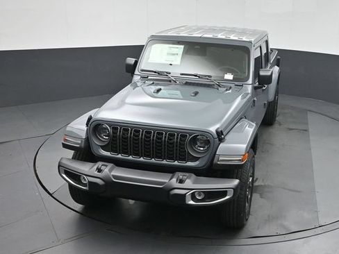 New 2026 Jeep Gladiator Sport AWD/4WD image 35