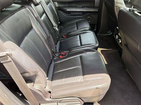 Used 2020 Ford Expedition XLT w/ Equipment Group 202A AWD/4WD image 27