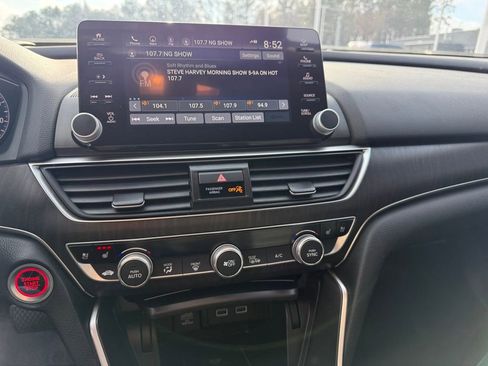 Used 2021 Honda Accord Touring image 18