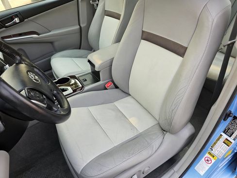 Used 2012 Toyota Camry XLE w/ Leather Pkg FWD image 21