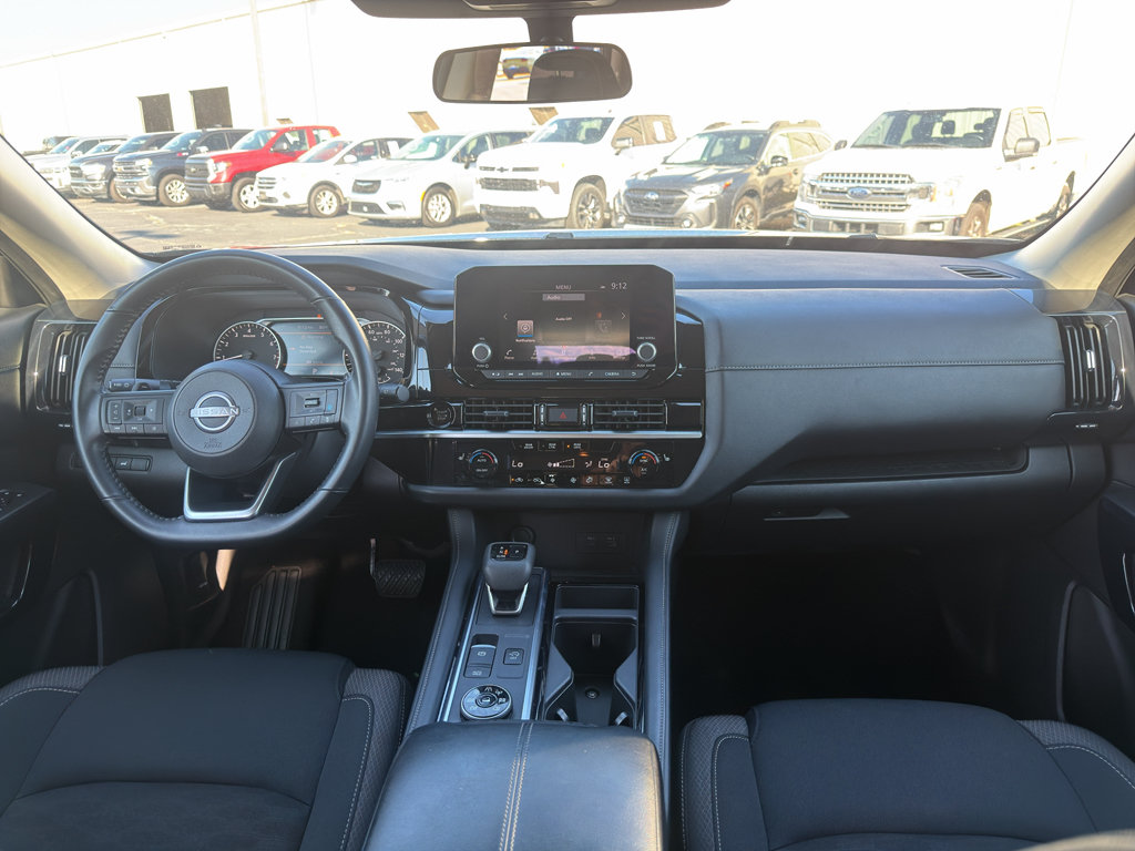 Used 2025 Nissan Pathfinder SV AWD/4WD image 11