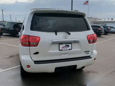 Used 2016 Toyota Sequoia Platinum image 7