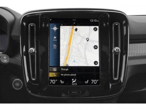 Used 2021 Volvo XC40 T4 R-Design image 16