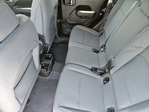 New 2025 Jeep Gladiator Sport AWD/4WD image 23