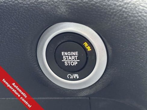 New 2026 Chrysler Pacifica Select w/ S Appearance Package image 25