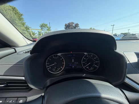 Used 2022 Nissan Altima 2.5 SV w/ SV Premium Package AWD/4WD image 13