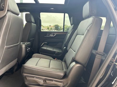 Used 2026 GMC Yukon Denali w/ Sun & Power Step Package AWD/4WD image 9