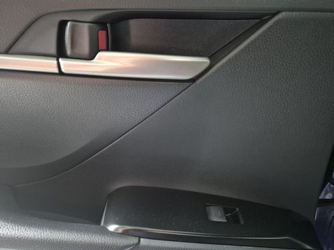 New 2026 Toyota Camry Hybrid FWD image 31