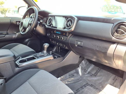 Used 2023 Toyota Tacoma TRD Off-Road w/ Technology Package RWD image 23