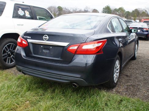 Used 2016 Nissan Altima 2.5 S w/ Power Driver Seat Package image 4