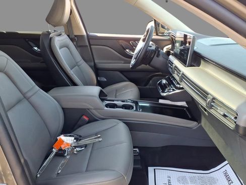 New 2025 Lincoln Corsair AWD w/ Equipment Group 101A image 13