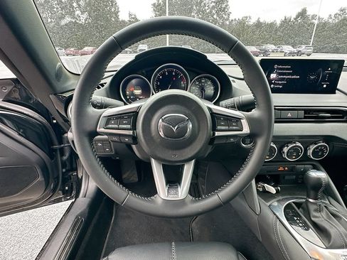Used 2025 MAZDA MX-5 Miata Grand Touring RWD image 15