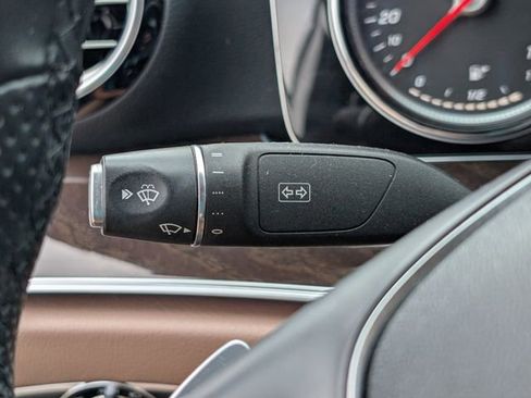 Used 2018 Mercedes-Benz E 300 4MATIC image 23