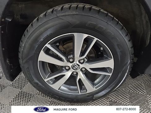 Used 2018 Toyota RAV4 XLE w/ Plus Extra Value Package AWD/4WD image 17