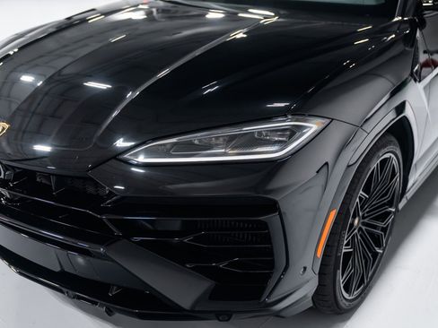 Used 2025 Lamborghini Urus SE image 29