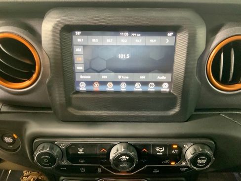 Used 2021 Jeep Gladiator Mojave w/ Trailer Tow Package AWD/4WD image 21