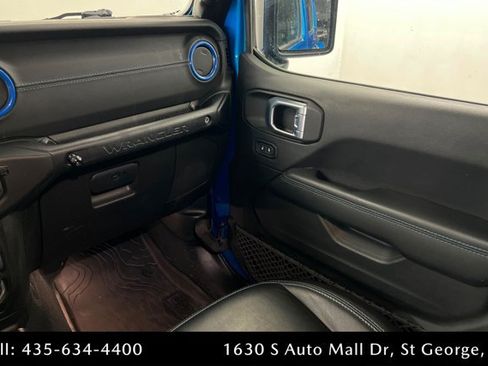 Used 2023 Jeep Wrangler Unlimited Rubicon 4xe w/ Dual Top Group AWD/4WD image 10