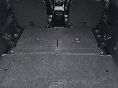 Used 2020 Ford Explorer Limited w/ Class III Trailer Tow Package image 8