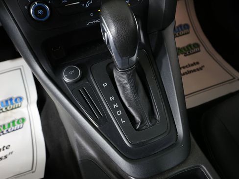 Used 2017 Ford Focus SE FWD image 35