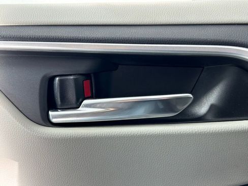 Used 2021 Toyota RAV4 XLE image 32