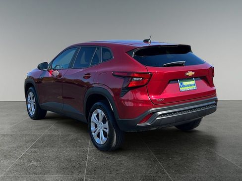 Used 2025 Chevrolet Trax LS FWD image 5