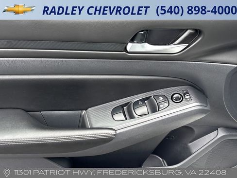 Used 2025 Nissan Altima 2.5 SV FWD image 5