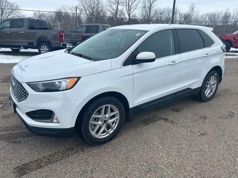 Used 2023 Ford Edge SEL w/ Convenience Package image 3