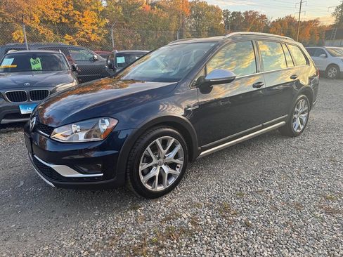 Used 2017 Volkswagen Golf Alltrack SE image 4