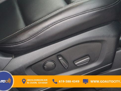 Used 2020 Ford Explorer XLT w/ Equipment Group 202A RWD image 16