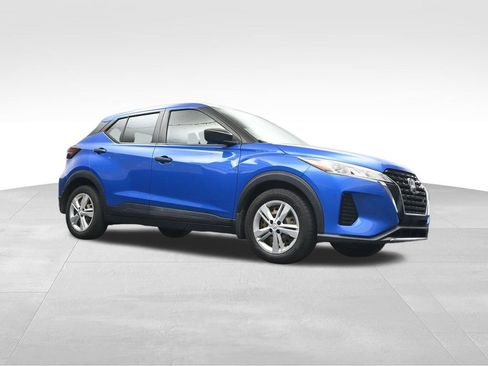 Used 2022 Nissan Kicks S FWD image 16