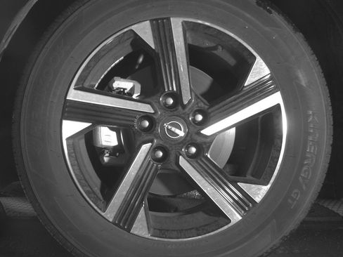 Used 2025 Nissan Sentra SV FWD image 12