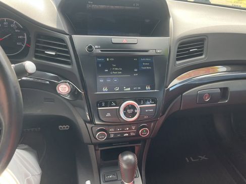 Used 2019 Acura ILX FWD image 19