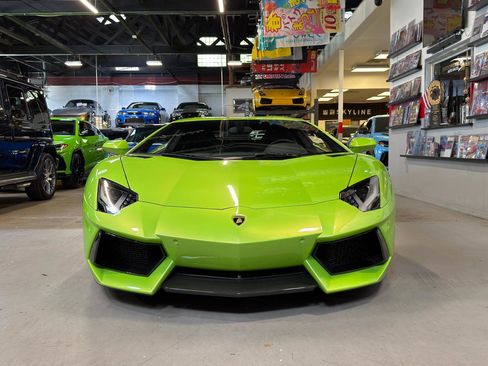 Used 2013 Lamborghini Aventador LP 700-4 AWD/4WD image 2