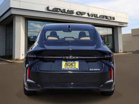 New 2026 Lexus ES 350e FWD image 3