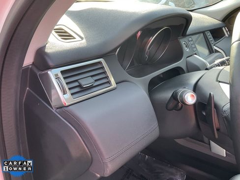 Used 2019 Land Rover Discovery Sport SE image 19