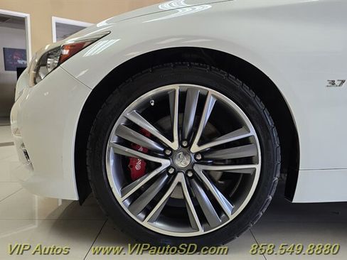 Used 2015 INFINITI Q50 Premium w/ Navigation Package RWD image 24