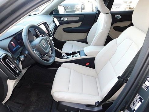 New 2026 Volvo XC40 B5 Ultra w/ Climate Package image 14