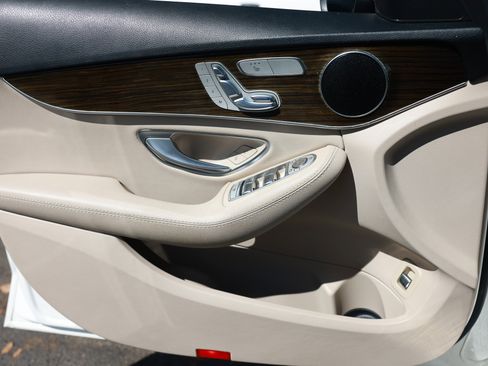 Used 2018 Mercedes-Benz C 300 Sedan w/ Premium Package image 47