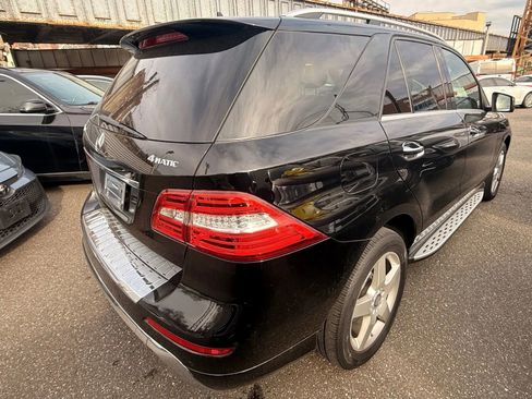 Used 2015 Mercedes-Benz ML 400 4MATIC w/ Lighting Package image 5