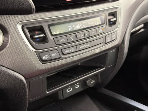 Certified 2024 Honda Ridgeline Sport image 16