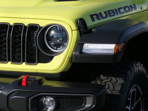 Used 2024 Jeep Wrangler Unlimited Rubicon image 8