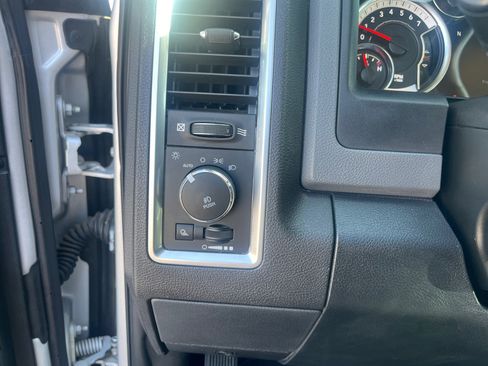 Used 2017 RAM 1500 Big Horn RWD image 12
