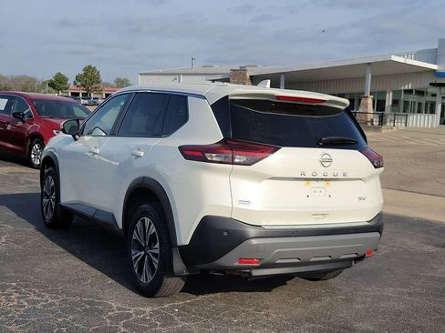 Used 2023 Nissan Rogue SV image 4