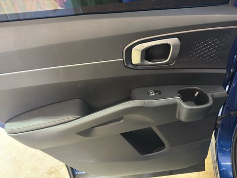 Used 2023 Kia Sorento S w/ Panoramic Sunroof Package FWD image 28