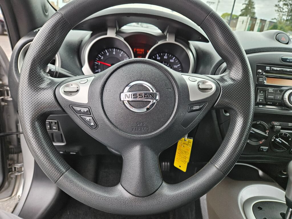 Used 2011 Nissan Juke S FWD image 19